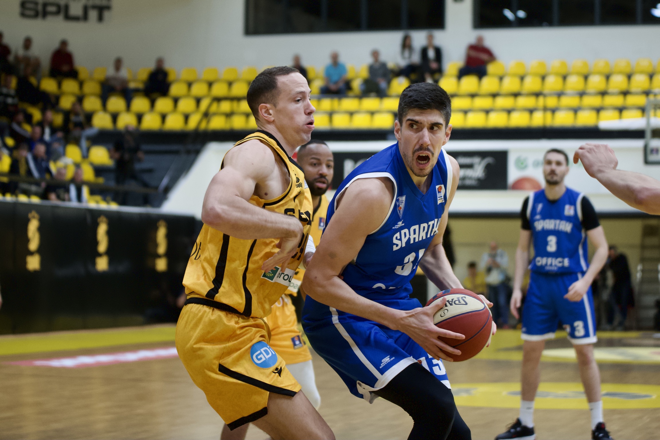 20241104190711_E747130E-0E73-44BB-A18E-BB1A45823761